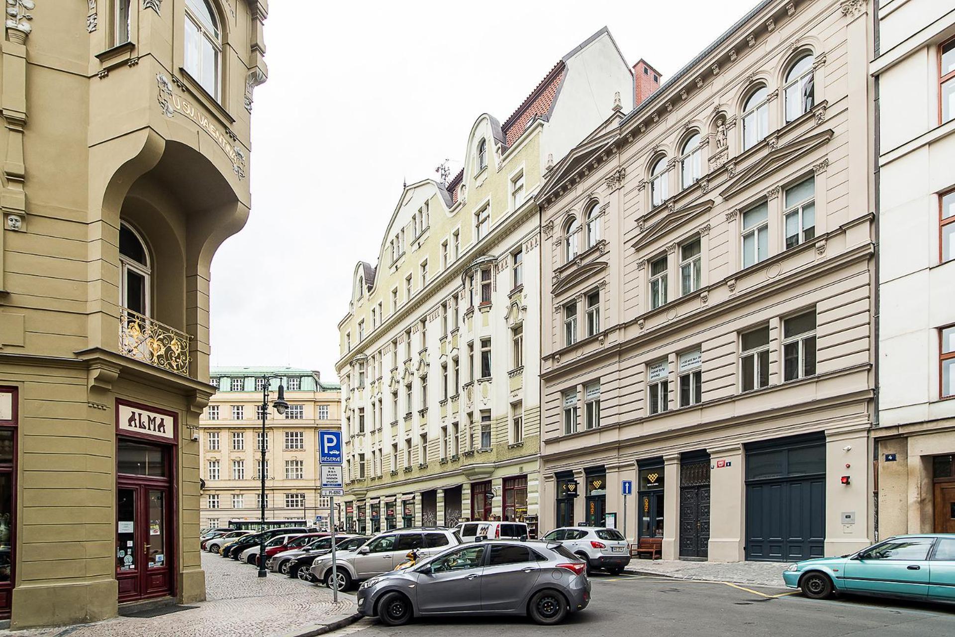 Large And Modern Apartment In The Heart Of Prague Extérieur photo
